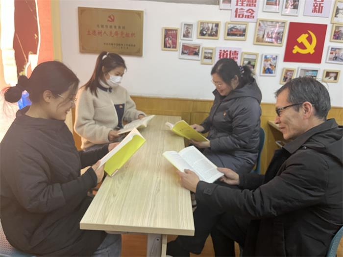 党小组3.jpg