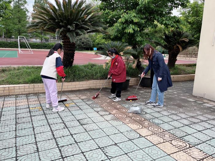 顾祁.jpg