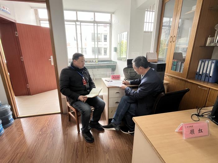 听校长汇报1.jpg