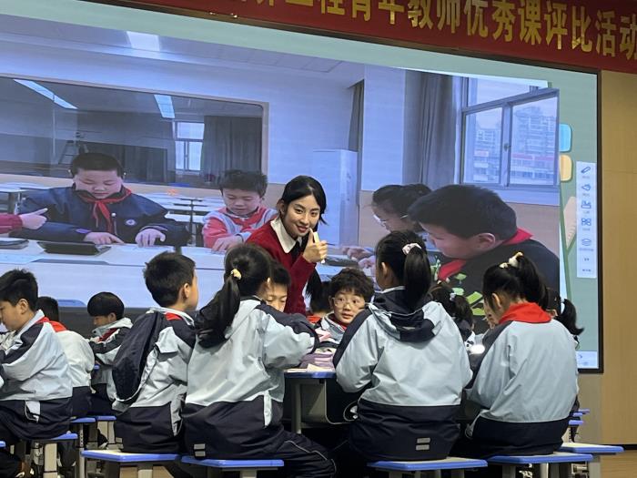 张婧雯2.JPG