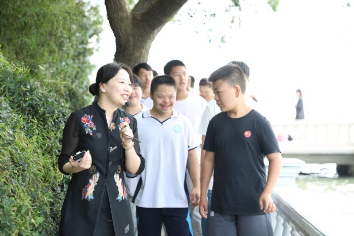 参观酒店环境2.JPG