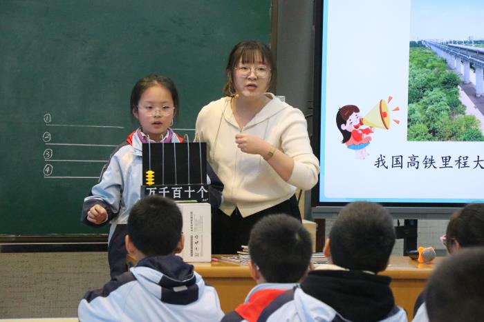 12莫洁.JPG